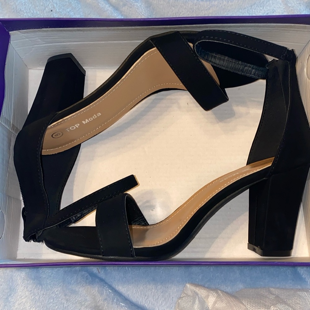 Soft Suede Black Heels Women’s size 8 Top Moda